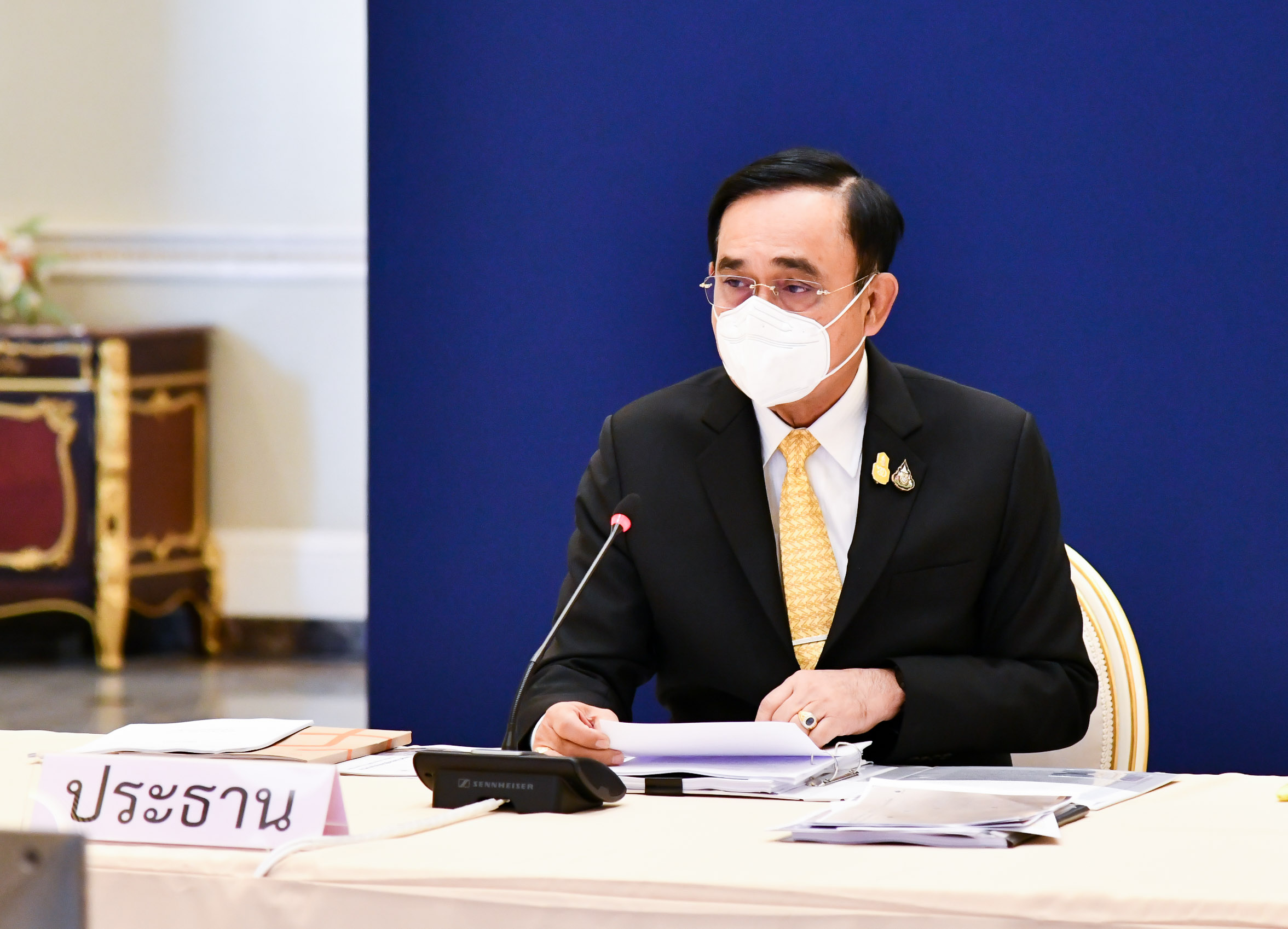 "นายกฯ" กำชับทุกหน่วยงานเฝ้าระวัง "โอไมครอน" อย่างรัดกุม สั่งการเตรียมพร้อมเพื่อความปลอดภัยของประชาชน