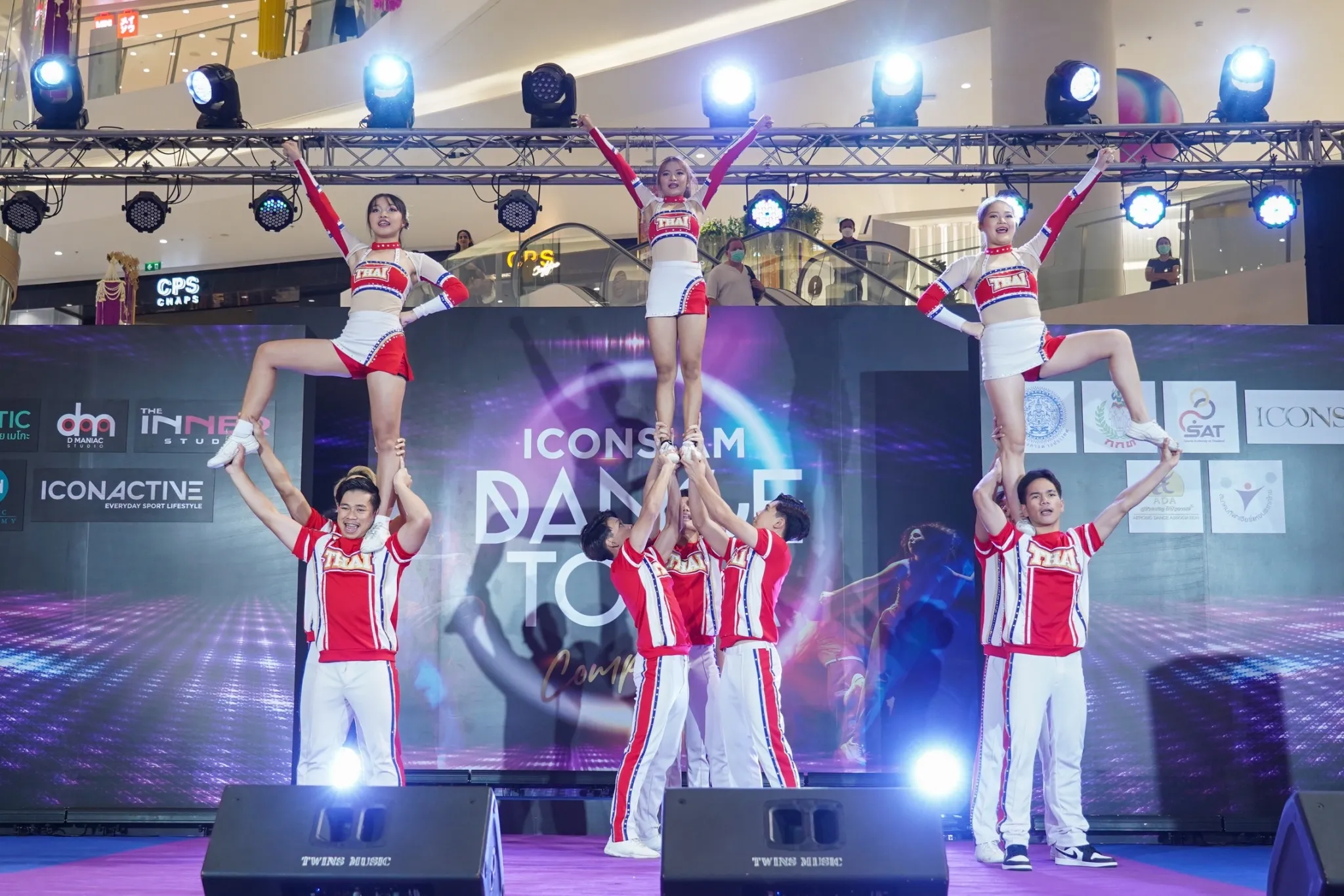 Pom Pom Cheer เชียร์ลีดดิ้งทีมชาติไทย แชมป์โลก Junior Level 4-5 ในงาน ICONSIAM