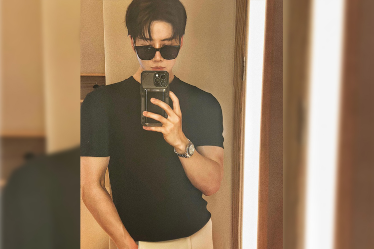 เอ๊ะยังไง?"ไมค์ พิรัชต์" เซลฟี่หน้ากระจกอวดลุคหล่อ แต่แคปชั่นอกหักรักคุด