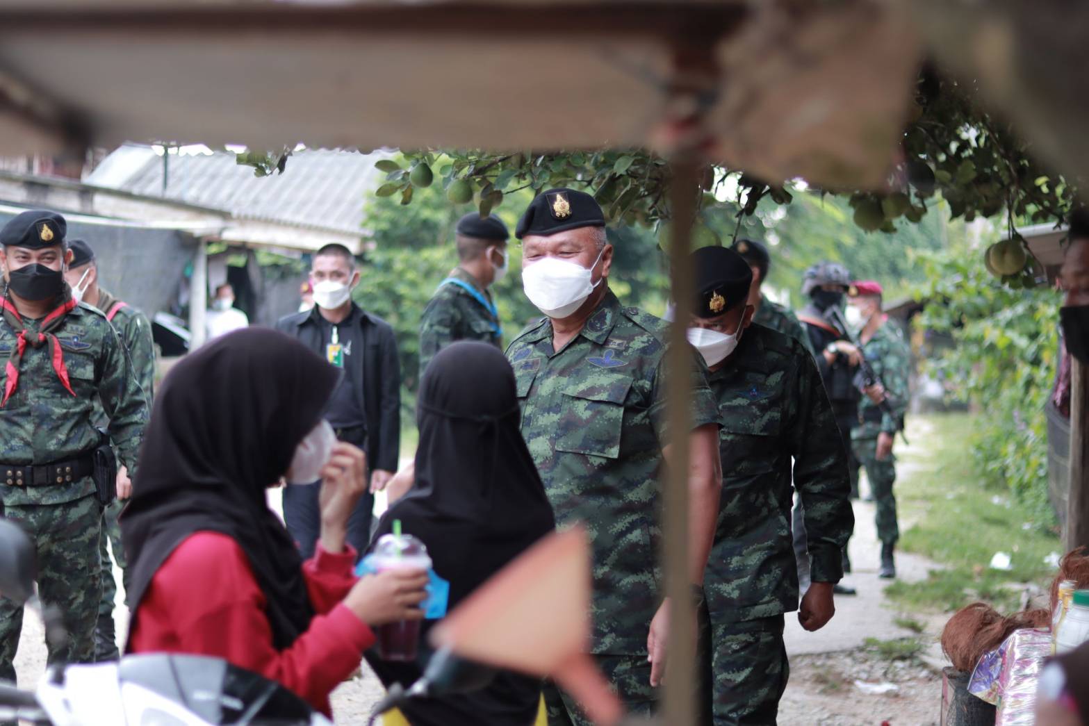 แม่ทัพภาคที่ 4 ตรวจเยี่ยมกำลังใจเจ้าหน้าที่ป้องกันชายแดนหน่วยทพ.