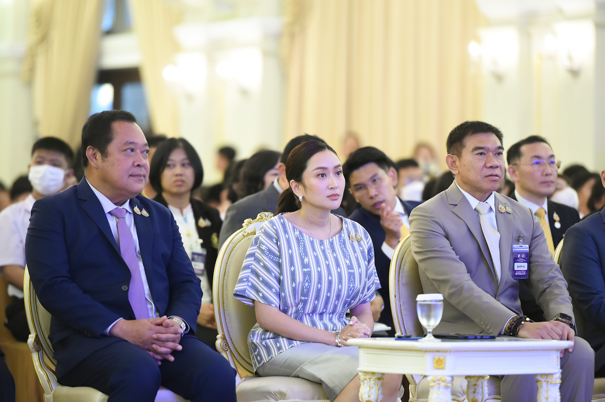 "นายกฯ" มอบรางวัลชนะเลิศโครงการสื่อสาร สร้างสรรค์ รู้เท่าทันยาบ้า ลั่นบังคับใช้กฎหมายเด็ดขาด