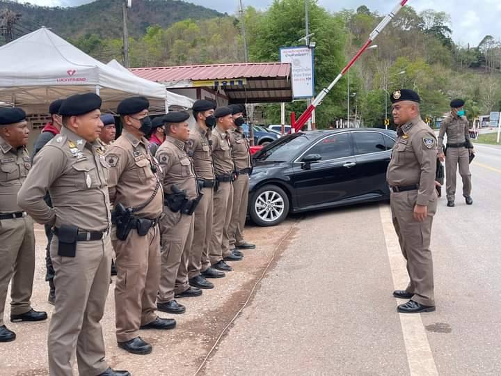 ผู้การ ตร.อุตรดิตถ์ เยี่ยมจุดตรวจห้วยน้อยกา กำชับคุมเข้มการกระทำผิดกฎหมายเลือกตั้ง