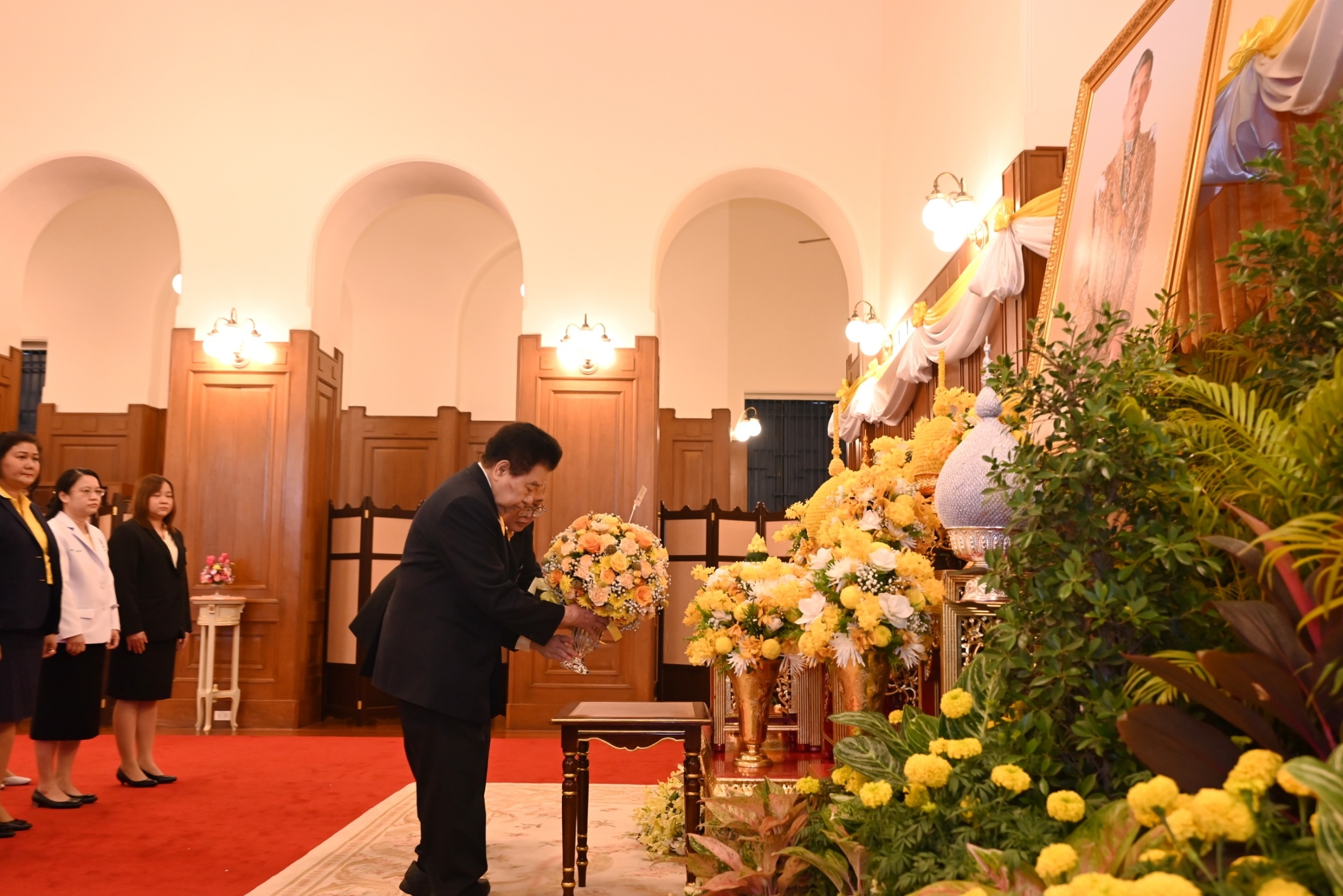 มูลนิธิป่อเต็กตึ๊ง ลงนามถวายพระพรชัยมงคลพระบาทสมเด็จพระเจ้า อยู่หัว 