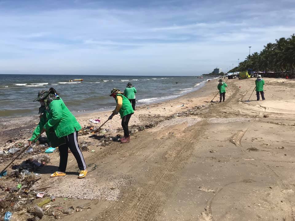 เปิดภาพขยะหาดบางแสน เตือนสำนึกนักท่องเที่ยว