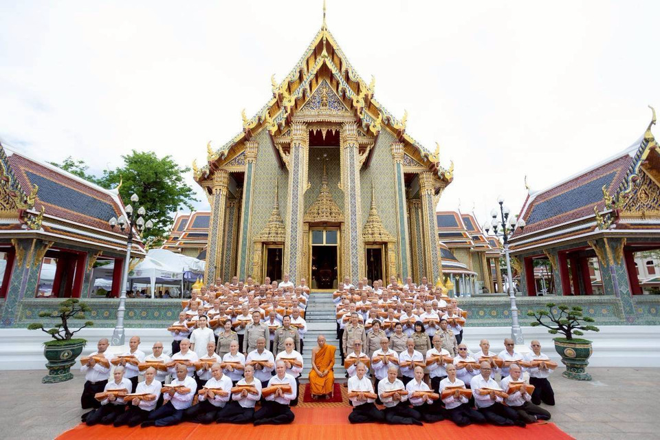 "ตร." ส่ง 6 นายตำรวจบรรพชาอุปสมบทในพระสังฆราชูปถัมภ์ ถวายเป็นพระกุศลแด่เจ้าฟ้าพัชรกิติยาภาฯ