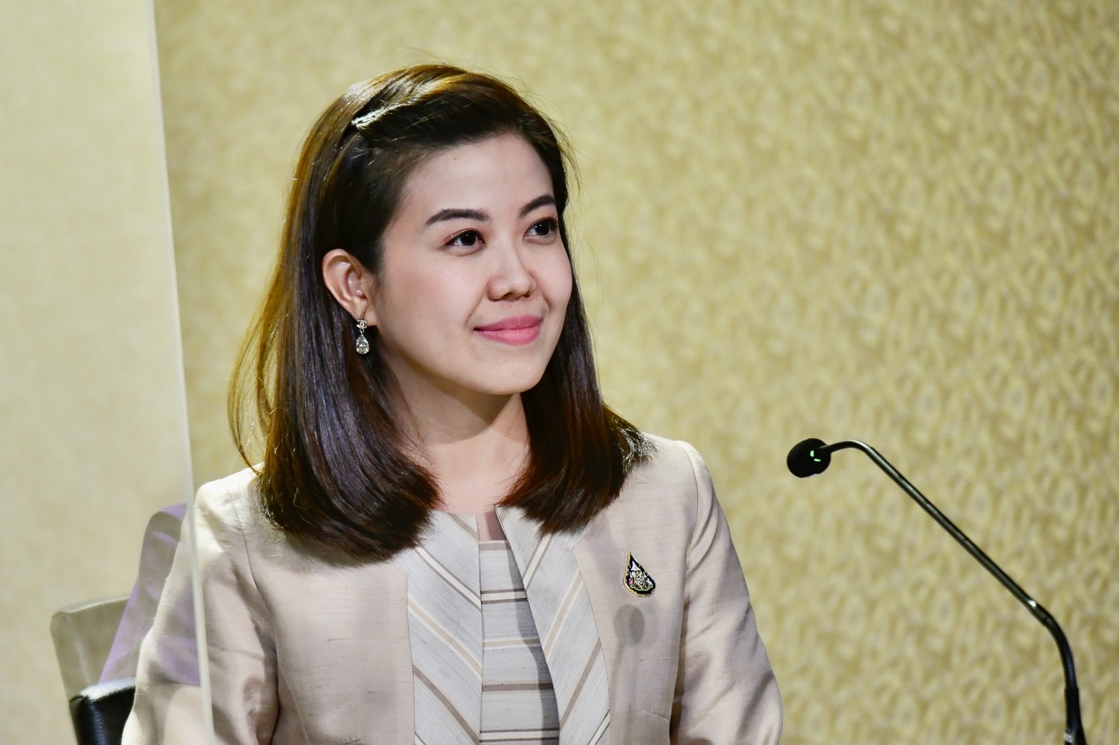 "ทิพานัน" ชี้เศรษฐกิจฟื้นตัว นายกฯ บริหารถูกทาง  บริษัท S&P คงอันดับความน่าเชื่อถือไทย ที่ระดับมีเสถียรภาพ 