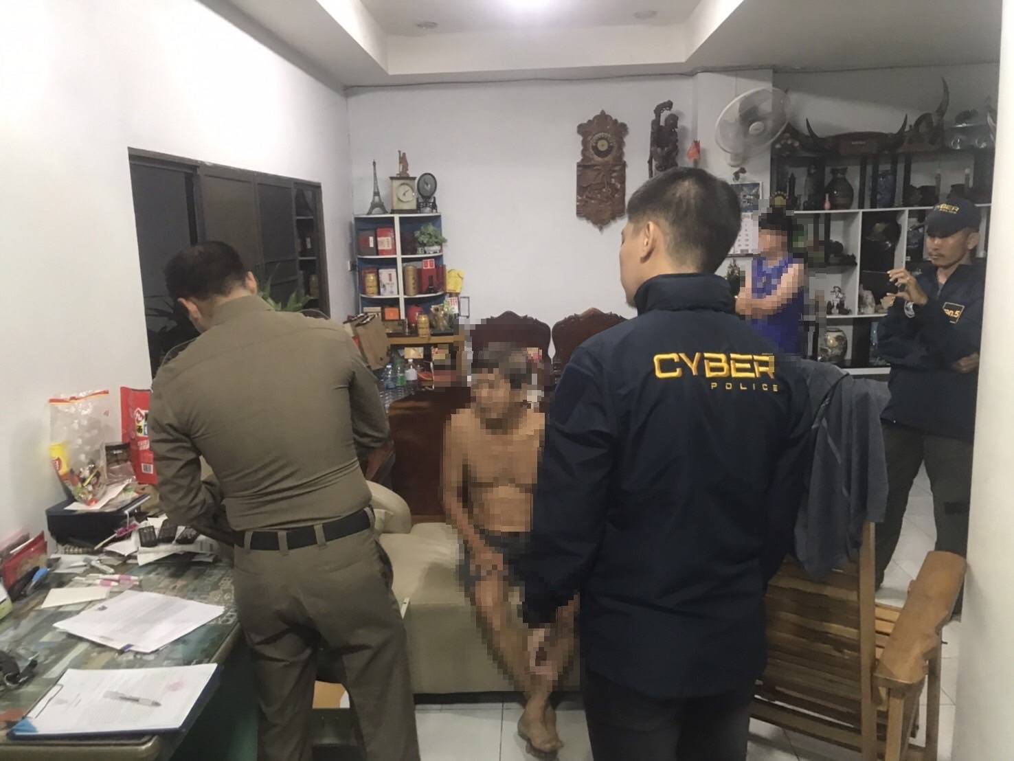 ตร.บุกค้นบ้านเจ้าพ่อเงินกู้คลองแหส่งนายหน้าหลอกปล่อยกู้ไม่อั้นเหลี่ยมจัดอำพรางสัญญา