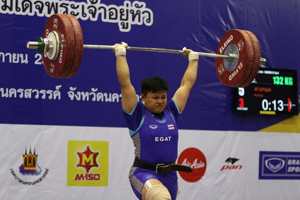 "ดวงกมล" ทุบสถิติประเทศไทย กวาด 3 ทอง ศึกยกน้ำหนักเยาวชน รุ่น 81 กก.