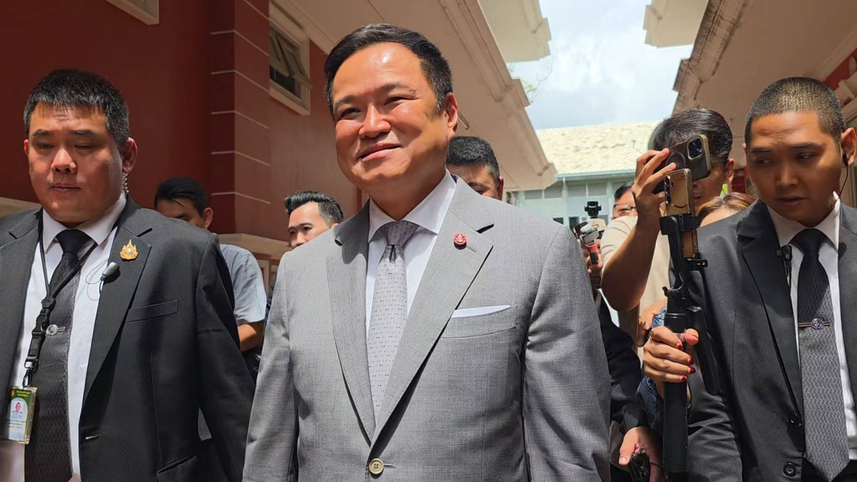 "นายกฯ" จ่อถก "เลขาฯ EEC" สัปดาห์หน้า ปม CP ขอยุติสัญญาไฮสปีด 3 สนามบิน ย้ำเลิกสัญญาไม่ง่าย–ต้องรับผิดชอบส่วนต่าง