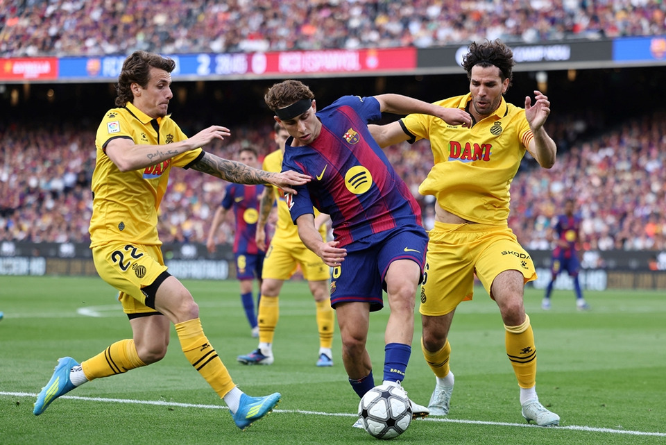 "บาร์ซ่า" ฟอร์มดุ! ถล่ม "เอสปันญ่อล" 4-1 ยึดจ่าฝูง ลา ลีกา 