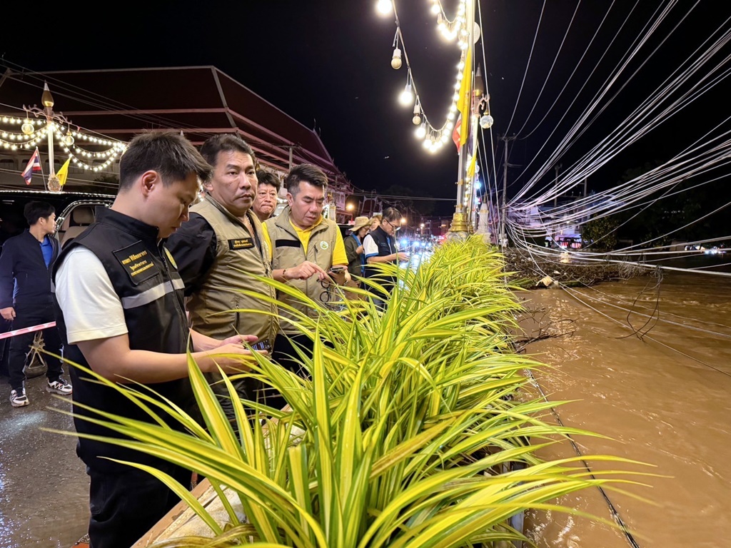 กรมชลฯ เช็กความพร้อม ปตร.ทุกบาน ระบายน้ำลงสู่แม่น้ำน่าน พร้อมบินโดรนสำรวจการไหลของน้ำ