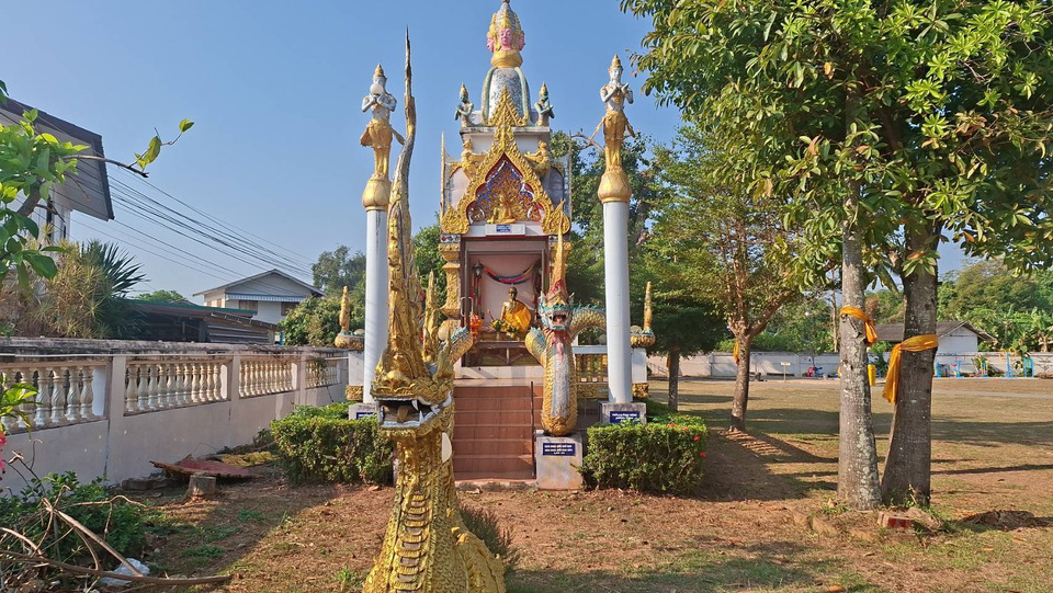 สายมูแห่ขอเลข! “หลวงพ่อจอกแก้ว-ปู่มะขามเฒ่า” วัดชัยชุมพล ลุ้นเลขธูปมงคล