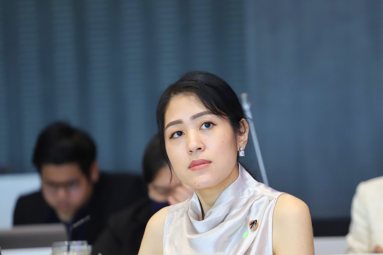 "ช่อ" ฟ้อง "บุญเกื้อ" เรียกค่าเสียหาย 1 ล. ข้อหาหมิ่นประมาท ปมหาเงินบริจาคโครงการเมย์เดย์ เมย์เดย์  