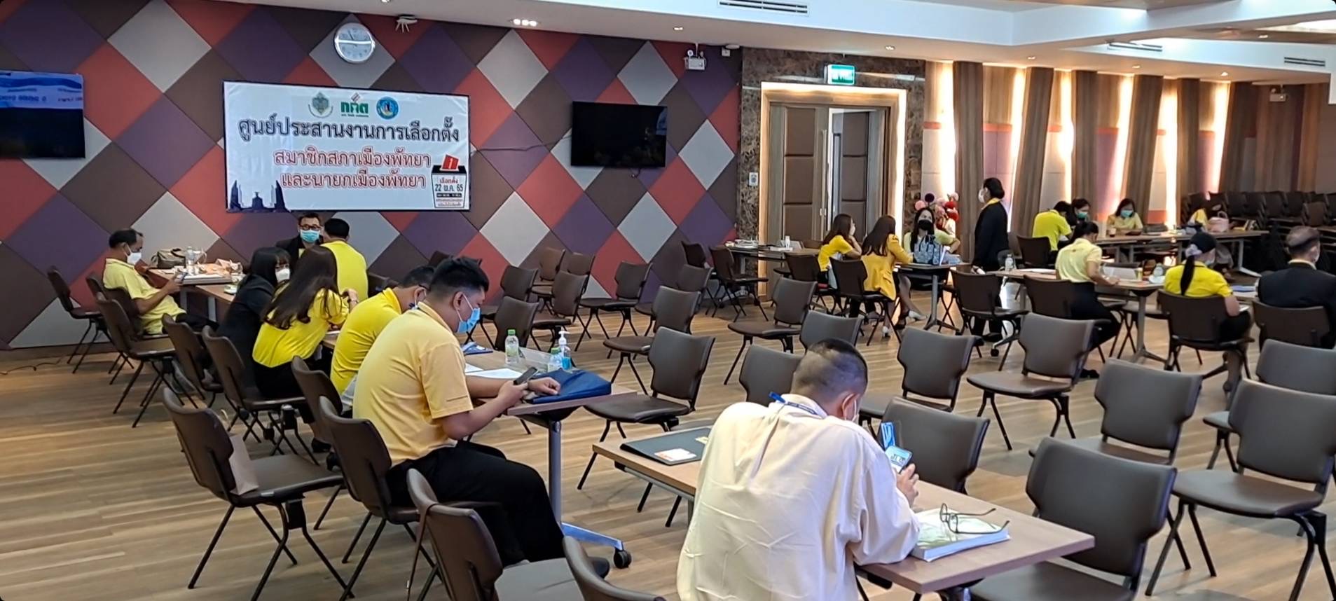 บรรยากาศรับสมัครนายก-สมาชิกสภาเมืองพัทยาวันที่ 2 เงียบเหงา ยังไร้เงาผู้เสนอตัวเพิ่ม