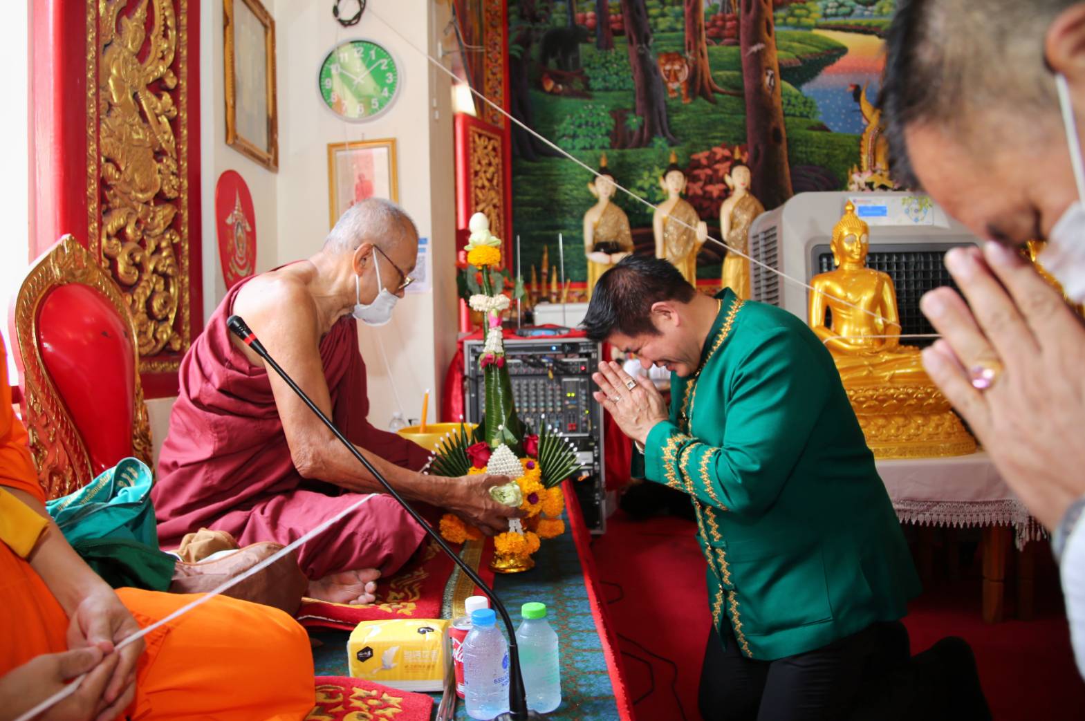 "ธรรมนัส" ร่วมพิธีทำบุญใหญ่ ฉลองพระพุทธรูป-วันบูรพาจารย์วัดท่ากลอง พะเยา 