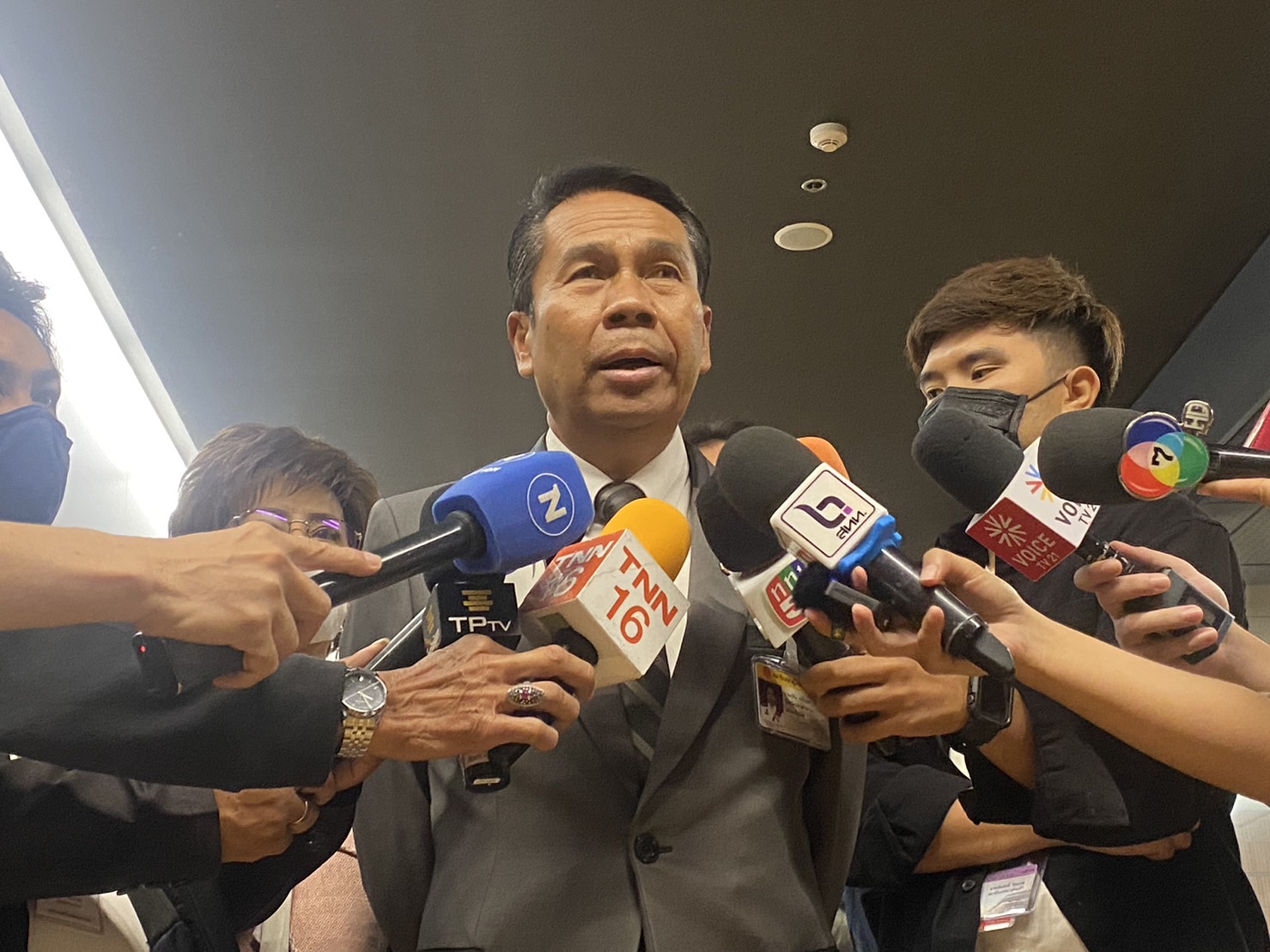 "ฝ่ายค้าน" เชื่อ "ผู้นำประเทศ" สั่งหน่วยงานราชการไม่ให้พรรคใช้สถานที่ปราศรัย