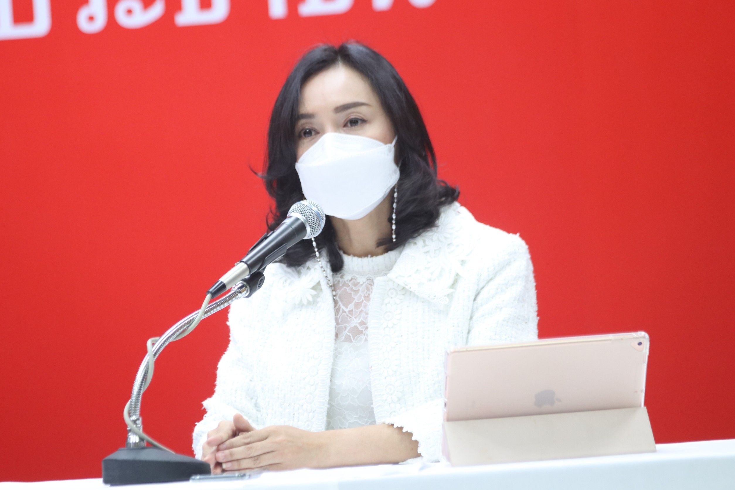 "เพื่อไทย" จี้รัฐเร่งแก้ราคาน้ำมัน หลังธุรกิจขนส่งเตรียมขยับราคา หวั่นสินค้าอุปโภค-บริโภคแพง ซ้ำเติมทุกข์ชาวบ้าน