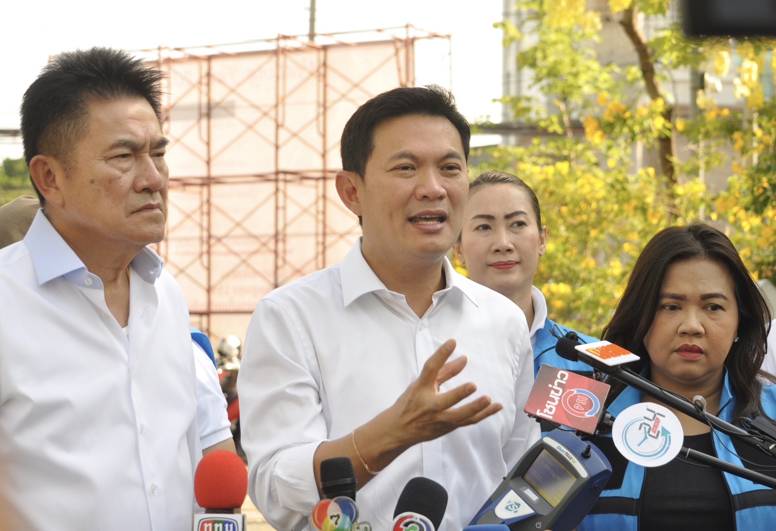 “ดร.เอ้”ประกาศสงครามปัญหามลพิษลงพื้นที่วัดค่า PM 2.5 ตั้งปณิธานผลักดันให้เกิด”กฎหมายอากาศสะอาด”
