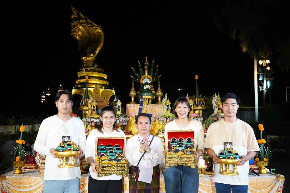 ออโรร่า ตามรอยตำนาน พุทธบารมี พญานาคราช สองฝั่งโขง 