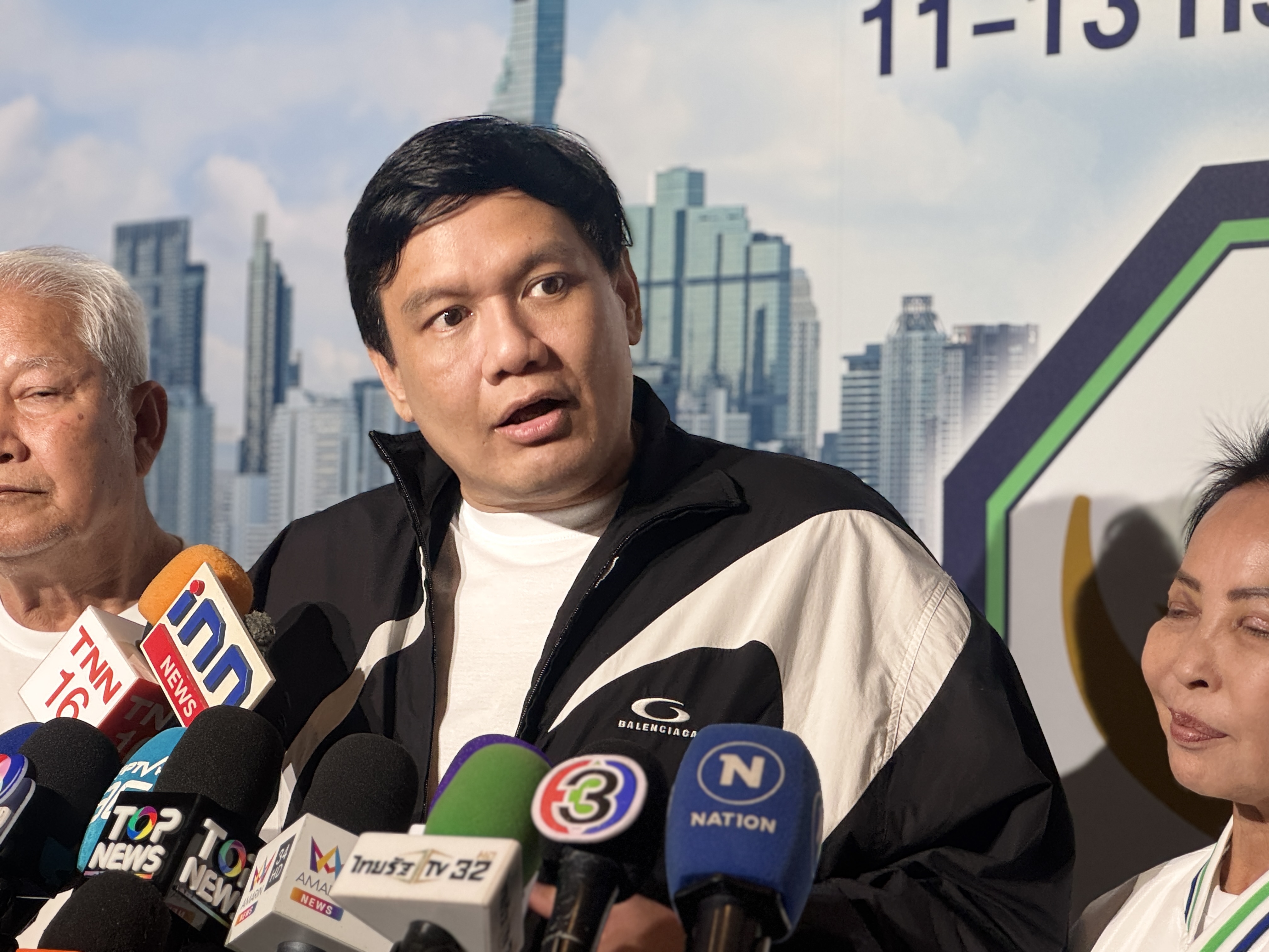"ไผ่" ซัด "ไอซ์" ปากว่า ตาขยิบ ไม่เคยเห็น "สส.พรรคส้ม" ดีลกินข้าว "ฝั่งรัฐบาล" ท้าเปิดงบ จว.กำแพงเพชร 