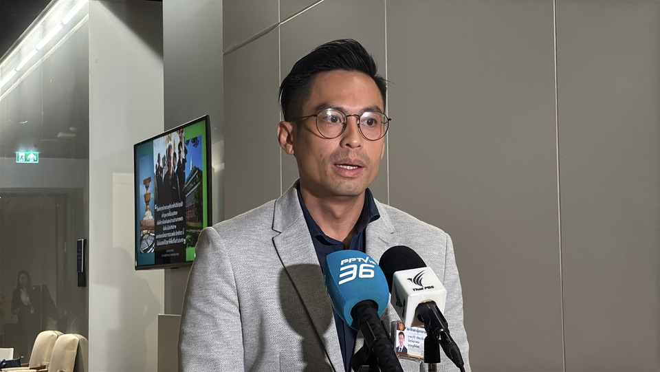 “กรวีร์” เผยวิปรัฐบาลเตรียมถกญัตติด่วนปมรถไฟชนรถเมล์อโศก ยันศาลรับคำร้อง พ.ร.ก.กู้เงิน 4 แสนล้าน ไม่กระทบอำนาจรัฐบาล