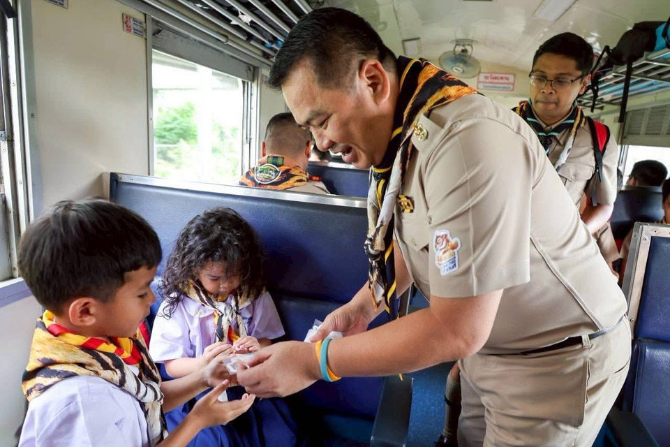 สลช.พร้อมหนุนนโยบายลดค่าครองชีพผู้ปกครอง ใช้แนวทางแต่งกายลูกเสือ–เนตรนารีเดิมต่อได้ทันที