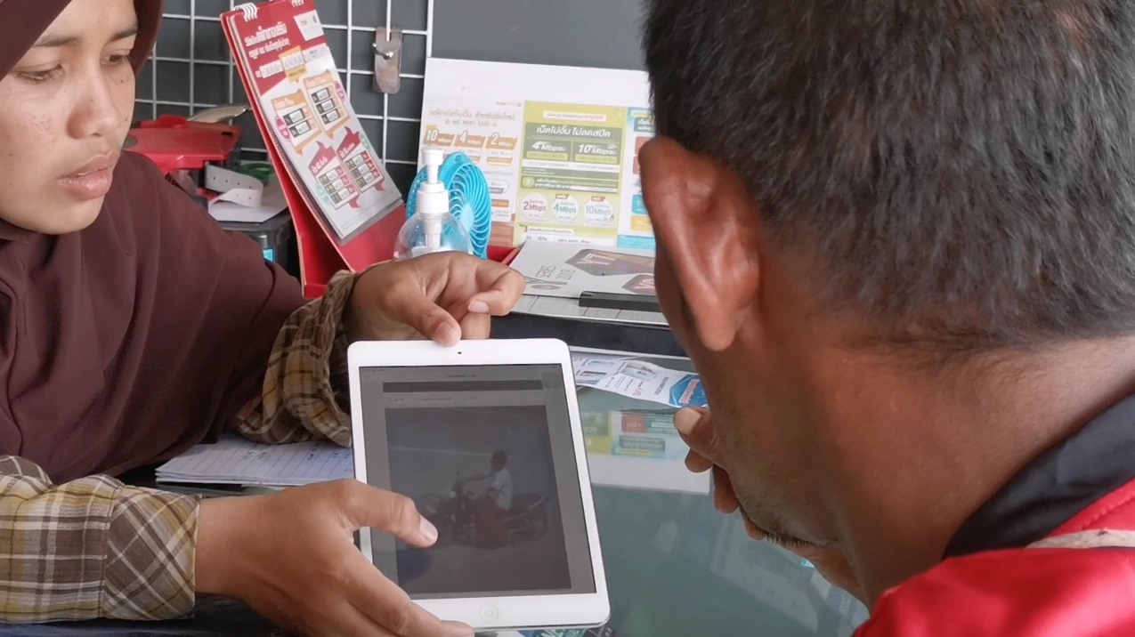 จับภาพโจรบุกเดี่ยวชิงมือถือจากเจ้าของร้าน