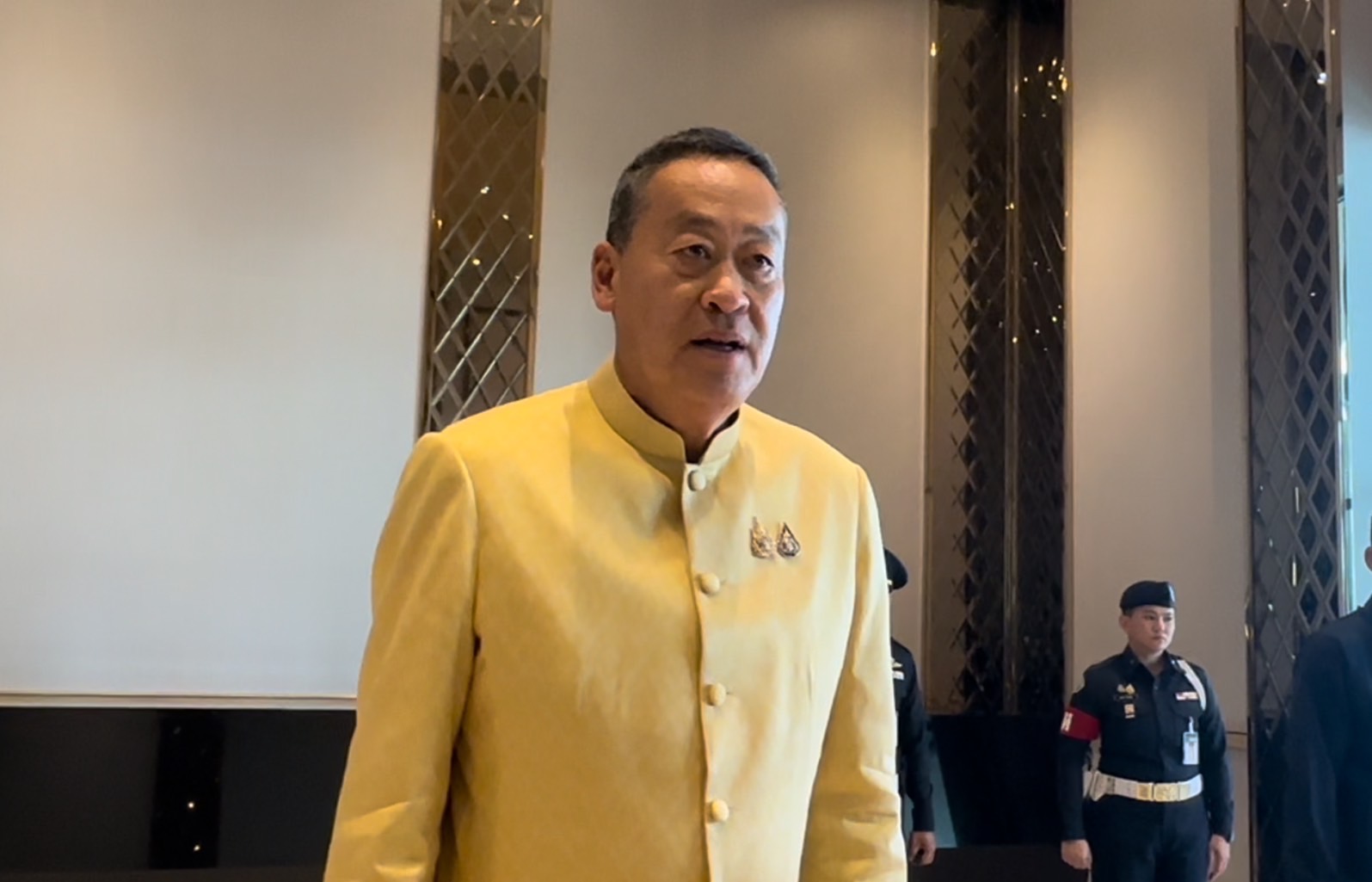 “เศรษฐา” เผยภารกิจเต็มวัน ไม่ได้เข้าบ้านจันทร์ส่องหล้า จ่อยกหูเบิร์ดเดย์ “ทักษิณ” หลังส่งดอกไม้ไปอวยพรแล้ว 