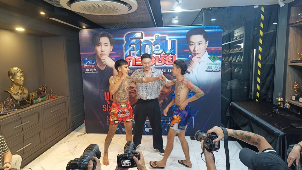 เกือบฟาดปากก่อนขึ้นชก! "บุญมี - สไนล์" โต้เดือดเรื่องกติกาต่อย "ศึกวันกรรชัย"