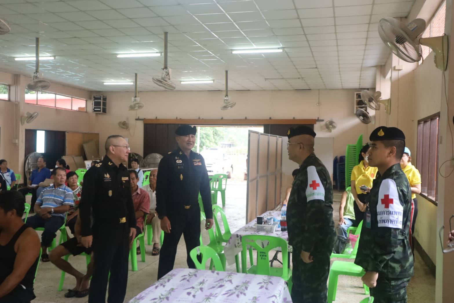 รพ.ค่ายสมเด็จพระนเรศวรมหาราช ร่วมกับ รพ.ค่ายสุริยพงษ์ลงพื้นที่ช่วยเหลือผู้ประสบอุทกภัยในพื้นที่จังหวัดน่าน