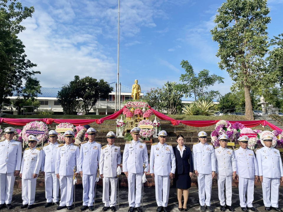 นอภ.บ้านตาก นำข้าราชการ ร่วมพิธีน้อมรำลึกวันปิยมหาราช 2568 เทิดพระเกียรติพระปิยมหาราช ร.5
