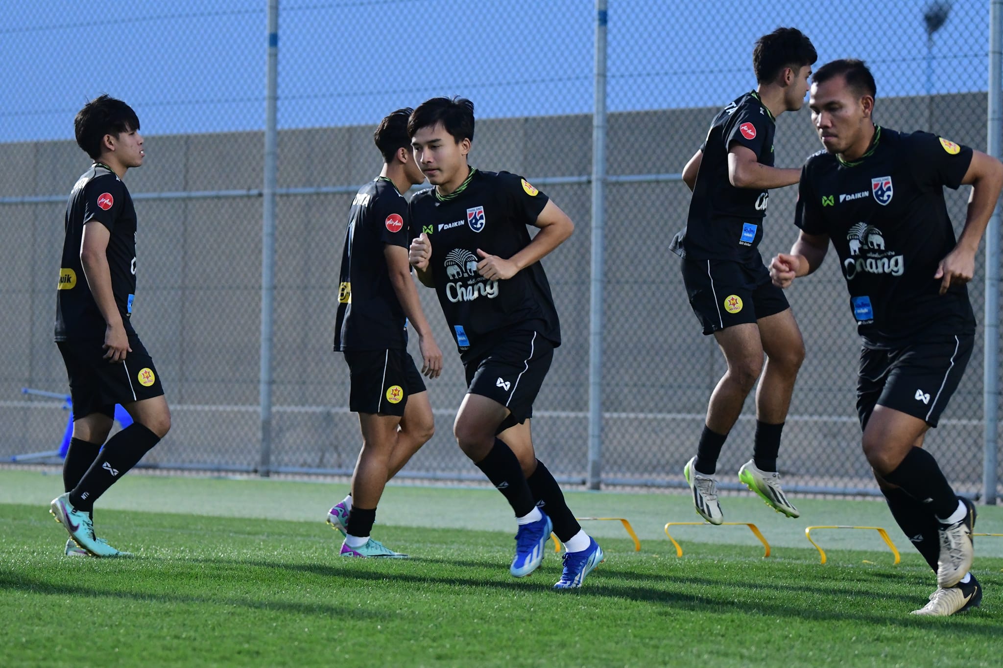 "ทีมชาติไทย U23" ซ้อมต่อเนื่องก่อนเจอ "ยูเออี" ด้าน "ธนดล" ยันทีมยังสู้ไม่ถอย