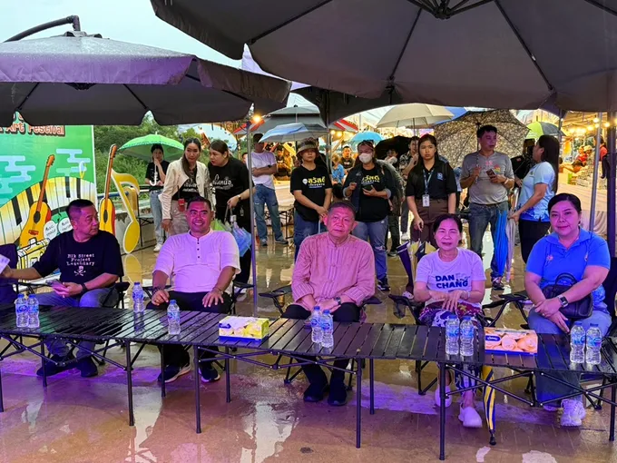 พ่อเมืองสุพรรณบุรี เปิดงานมหกรรมวัฒนธรรมดนตรีนานาชาติ "เมืองเหน่อ เฟสติวัล"