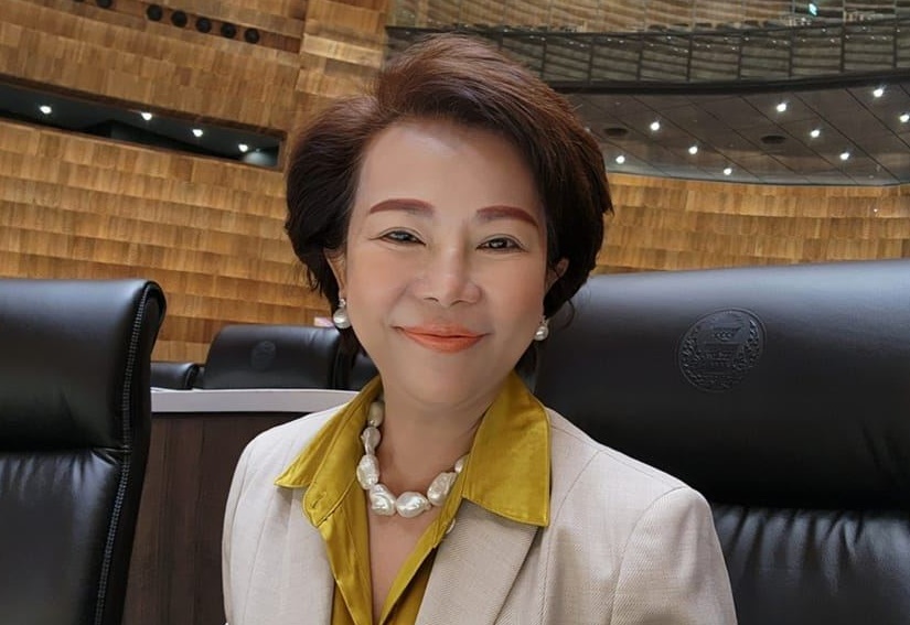ส.ทุกเรื่อง! 'เจี๊ยบก้าวไกล'เคือง "กองทัพบก" จัดดนตรีในสวน