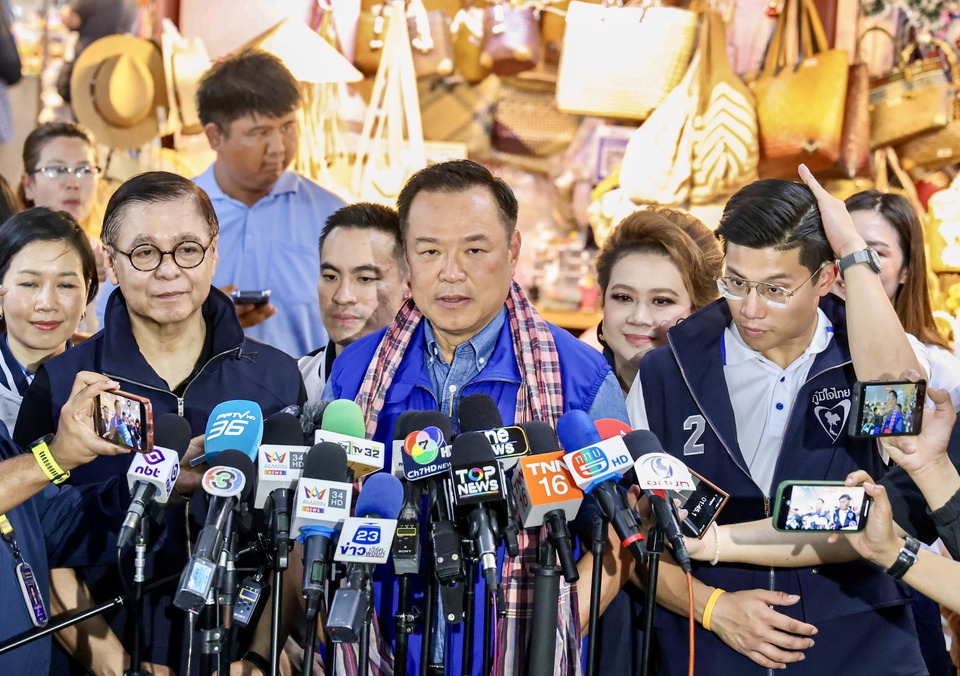 “อนุทิน” ชื่นชมตำรวจลุยปราบสแกมเมอร์ ย้อนพรรคส้มฟังคำ “ปลัดตุ๋ม” พัวพันสีเทาต้องลาออก