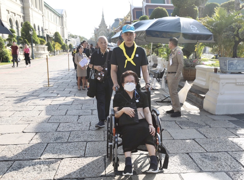 พสกนิกรชาวไทยเข้ากราบถวายบังคมพระบรมศพ "พระพันปีหลวง" แจ้ง 31 ม.ค. และ 1 ก.พ. ตามช่วงเวลาที่กำหนด