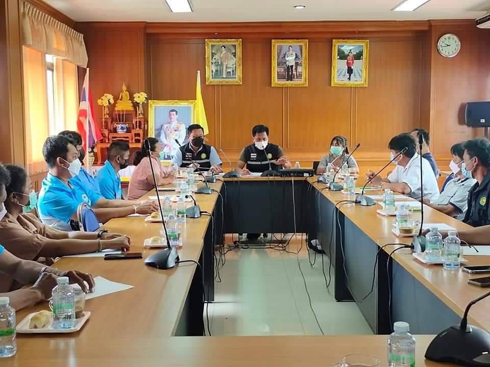 นายก อบต.ยางราก ประชุมหาแนวทางช่วยแก้ปัญหาชาวบ้านเร่งด่วน