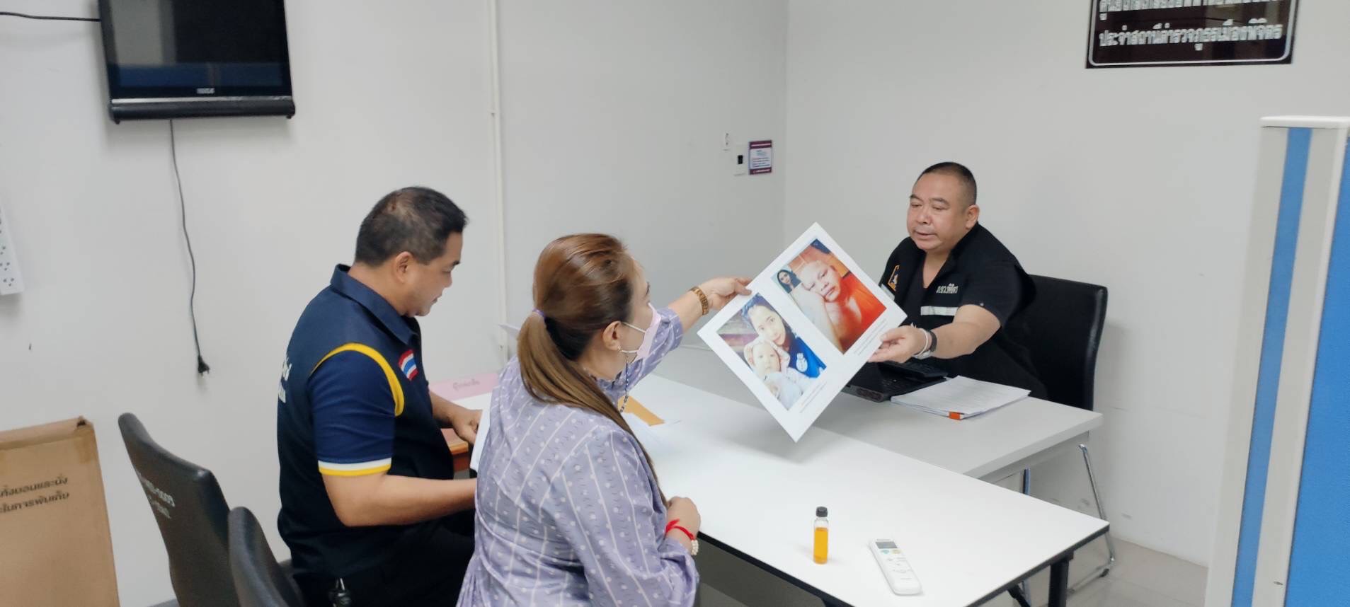 "ประธานองค์กรรักษ์วัดบางคลาน" ให้ปากคำตำรวจ จี้เอาผิดเจ้าคณะจังหวัดแต่งกายเลียนแบบสงฆ์ พร้อมมอบหลักฐานเด็ดแช๊ตสาวคคนสนิท