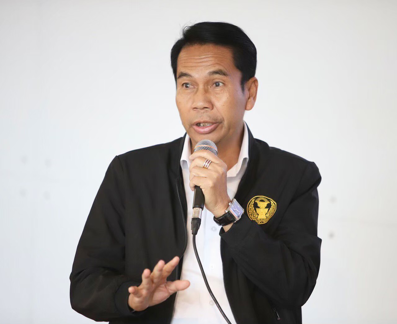 "สุทิน" เหน็บ "มิ่งขวัญ" ถ้าขายได้คงไม่ย้ายไปพรรคอื่น เชื่อคนเดียวแก้ปัญหากลุ่มคนไม่ได้ 