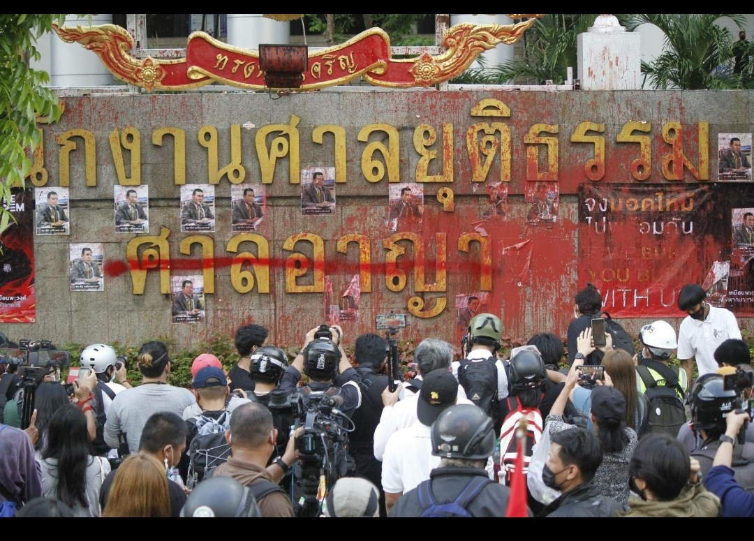 สนง.ศาลยุติธรรม​แถลงการณ์​จี้ตร.เอาผิดม็อบรีเด็ม​ ใช้ความรุนแรงข่มขู่ผู้พิพากษา ครอบครัวและบุคลากรศาล 