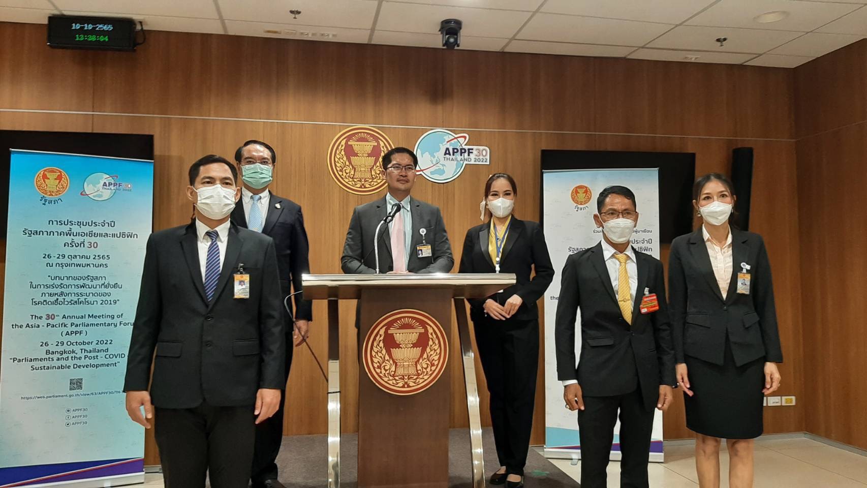 “มงคลกิตติ์” แนะ ทดสอบสุขภาพจิตผู้ได้รับใบอนุญาตพกพาอาวุธปืนทุก 2 ปี ส่วนครูเด็กเล็กต้องอบรมป้องกันตัว 