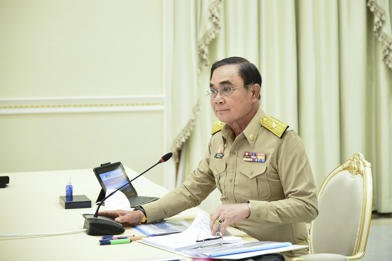 "บิ๊กตู่"งดจ้อหลังประชุมสมช. "3 ป." ปิดห้องเงียบ "บิ๊กป้อม" บ่นไม่ได้ปาดหน้า แค่ไปไหว้พระ