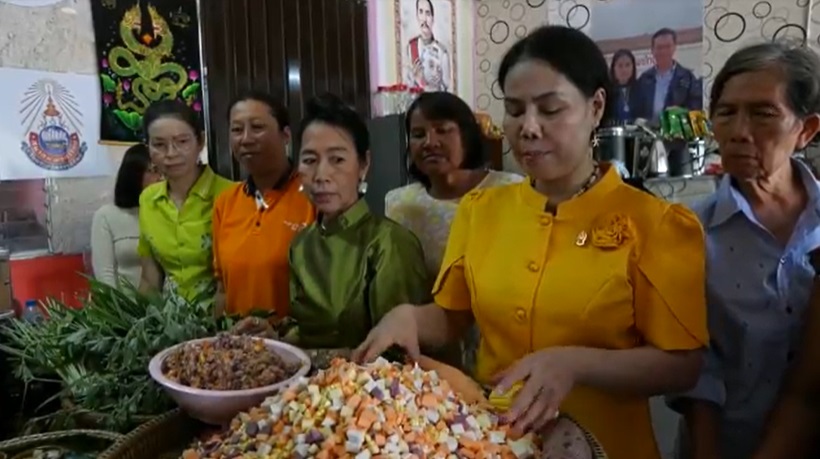 แพทย์แผนไทยนครชัยบุรินทร์ผลักดันอาหารเป็นยาช่วยเหลือคนไข้
