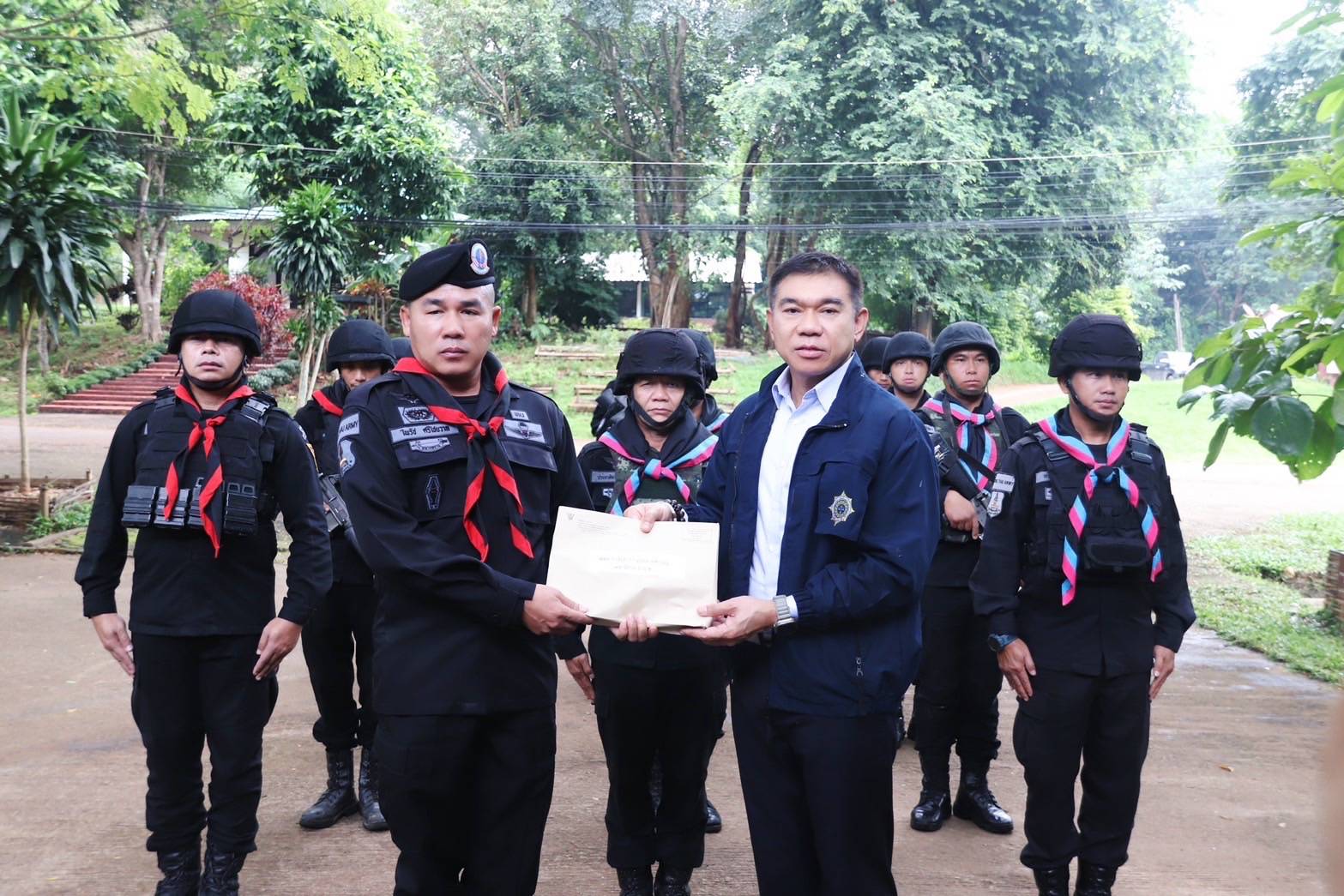 "บิ๊กหลวง" ติดตามสถานการณ์พื้นที่ชายแดนค่ายพิชิตปรีชากร หลังปะทะเดือดกลุ่มลำเลียงยาเสพติด