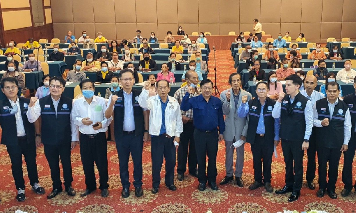 "ศูนย์ BLUE House ปชป."เยือนขอนแก่น "เมฆินทร์"เผย"อลงกรณ์"ยกผลงานของศูนย์ฯ ในการช่วยเหลือ ปชช. ย้ำช่วยเหลือคนไทยที่เดือดร้อนในทุกพื้นที่
