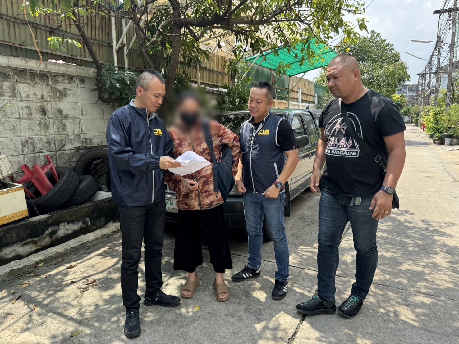 รวบ 3 กรรมการบริษัทร้าง ร่วมกันออกใบกำกับภาษีปลอม หลีกเลี่ยงภาษีมูลค่าเพิ่ม ทำสรรพากรเสียหายกว่า 28 ล้าน