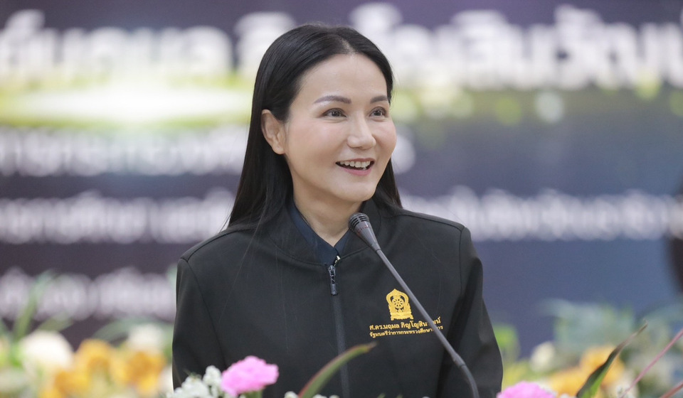 “รมว.นฤมล” ลงใต้ มอบทุน-ฟังปัญหาครู ดันการศึกษา Learn to Earn สร้างรายได้ระหว่างเรียน