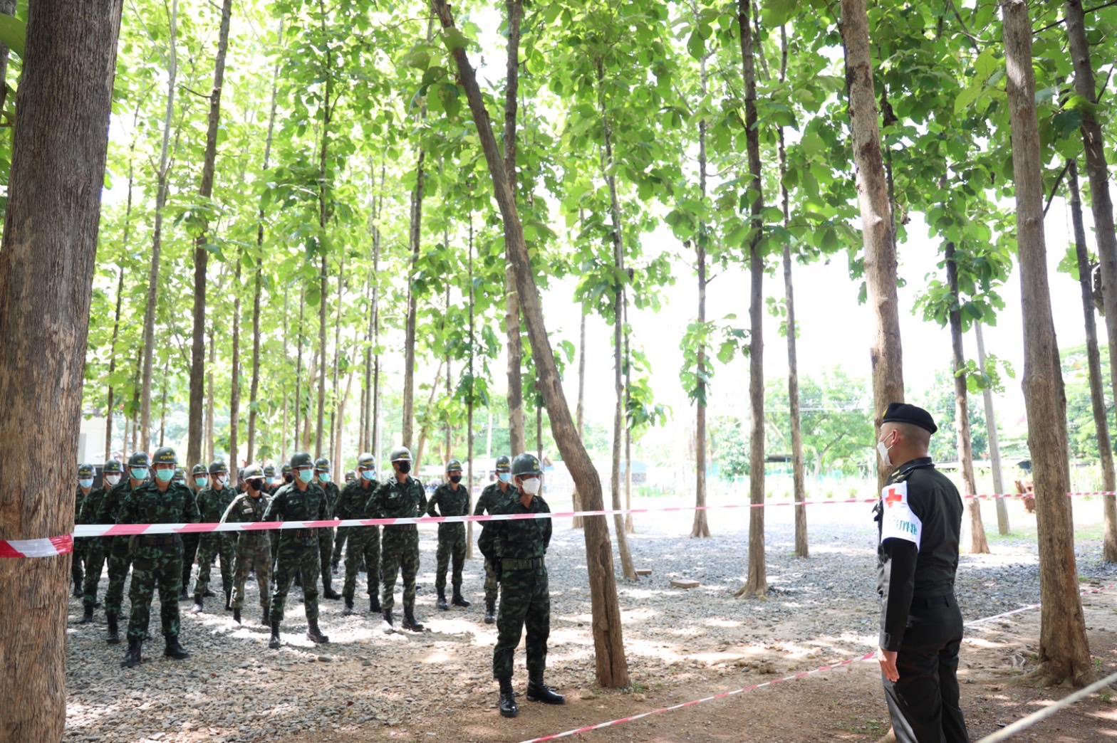 รองมทบ.38 เยี่ยมให้กำลังใจทหารใหม่และครูฝึก 