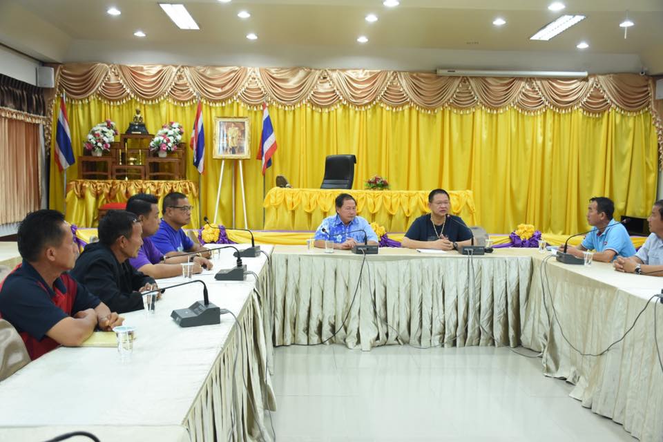 นายก อบจ.เพชรบูรณ์   ติดตามสถานการณ์การขาดแคลนน้ำในการผลิตน้ำประปาของตำบลเข็กน้อย อ.เขาค้อ