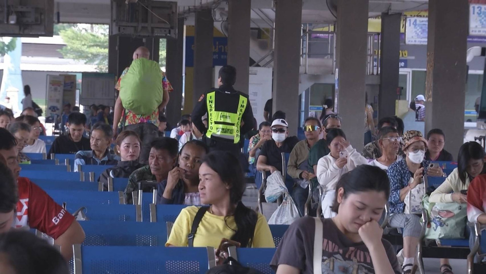 คลื่นมหาชนทะลัก บขส.-สถานีรถไฟขอนแก่น คนแน่น! ตั๋วเต็มยาวถึง 18 เม.ย.